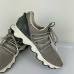 Sorel  Kinetic Lace Sneaker Sz 7 Grey Casual Shoe Photo 8