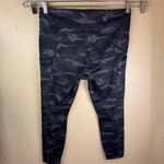 Athleta  Ultimate Camo‎ 7/8 Leggings Womens Tights Size Large Activewear Outdoor Photo 3