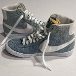 Nike Womens  floral blazers‎ shoes size 8.5 Photo 0