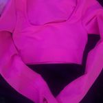 Bright pink workout crop top Photo 0