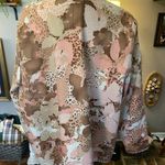Alfred Dunner  reversible lightweight mandarin collar blazer in pink & tan print. Photo 5