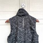 Under Armour Womens Vest Gray Black White Storm Layered Zip Lightweight Medium Photo 5