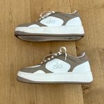 Alo Yoga Sneakers Recovery Mode Size US7 White Brown Photo 2