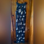 Westport Beautiful maxi‎ dress with white flowers  size Small Photo 3