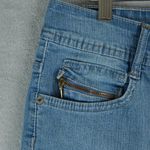 Bandolino Blu Jeans Capris Womens 8 Blue Midrise Light Wash Stretch 16.5" Inseam Photo 3