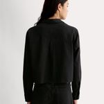 Everlane  The Way-Short Shirt in Silky Cotton in Black, Size Medium Photo 3