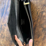 Giorgio Armani  leather clutch with magnetic closure. Interior: silk. Never worn. Photo 9