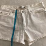 GAP WOMENS WHITE LOW RISE DENIM SHORTS 100% COTTON SIZE 8 Photo 4