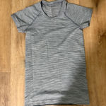 Lululemon  Swiftly Short Sleeve Shirt Size 6 Photo 0