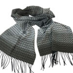 D&Y  softer than cashmere gray chevron print fringe scarf Photo 0