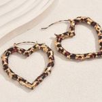 Leopard Print Heart Hoop Earrings – Trendy Animal Print Statement Jewelry Multi Photo 1