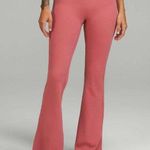 Lululemon  brier rose groove pants size 6 Photo 0