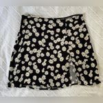 Reformation  Margot Skirt - 6 - Daisy Chain 
Measurement included women’s skirt Photo 1
