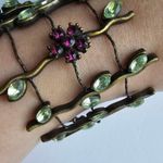 Vintage Wide Flower Vine Green & Purple Rhinestone brass tone metal bracelet Photo 6