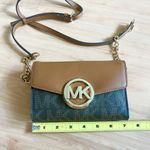 Michael Kors   Hudson Large Phone Crossbody Chain Handbag Clutch Photo 5