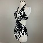 Kate Spade Women's Bathing Suit Size Medium Black and White Floral One-Piece Photo 3