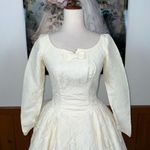Spectacular Vintage 1950s Portrait Bridal Allover Lace Wedding Gown! Size 8 Photo 3
