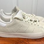 Adidas  Stan Smith Ivory Off White Suede LaceUp Logo Sneakers Size US 7 Photo 3