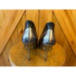 Rock & Republic  Distinctive Design Metallic Pump Size 6.5 Photo 3