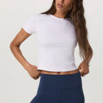 Vuori  Pose Fitted Tee Photo 0