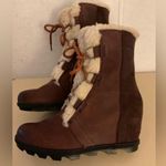 Sorel  Women's Brown suede leather Shearling platform Joan of artic boots 9.5 Photo 12