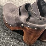 UGG  Kaylee Grey Suede Mule Slip On Wooden Clogs Stud Heels Women’s Size 8 Photo 7