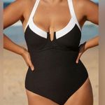 Berlook Contrast Trim Plus Size One Photo 0