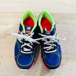 New Balance  Shoes Women's  size 6 690 Photo 1