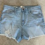 Universal Threads NWOT Universal Thread Women's High-Rise Cut-Off Mini Jean Shorts Light Wash 6 Photo 2