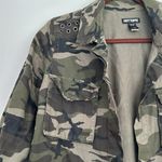 Hot Topic  Camo Lightweight Jacket Sz L Photo 1