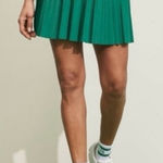 Vineyard Vines  pleated performance green skort medium Photo 0
