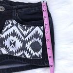 American Eagle VTG ChiQle Denim Architect Black & White Aztec Printed Patch Pattern Jean Shorts Photo 7