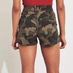 Hollister Green Khaki Camo Classic Stretch Ultra High-Rise Twill Mom Shorts Photo 1