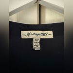 Heritage 1981  Graphic French Sayings V-Neck T-Shirt Navy Blue Size Small Photo 3