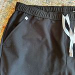 FIGS Jogger Scrub Pants Photo 4