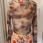 Pretty Little Thing BEIGE JERSEY TIE RUCHED SIDE LONG SLEEVE CROP TOP Photo 3