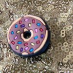 Croc, charm donuts Photo 0