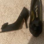Nina 👠$ 15!Sale  Glittery Black Heels Size 6.5👠Heart ght about 3”👠 Photo 3