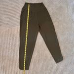 Carbon 38  Women’s Jogger Pants Color: Melt Sage Green Size Large GUC Athleisure Photo 6