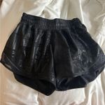 Lululemon  Shorts Hotty Hot Photo 3