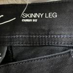 International concepts INC Women’s curvy fit Skinny leg incessential Mid rise Jeans in deep black sz 2 Photo 4