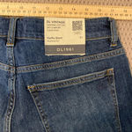 DL1961  Karlie Boyfriend short 3.5 inseam distressed blue denim/jean size 31 Photo 6