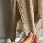 Rae Mode Neutral Colored Tunic Top W/Ruffle Sleeves Size Small. Photo 4