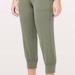 Lululemon Align Cropped Jogger Photo 0