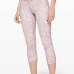 Lululemon Wunder Under Crop Luxtreme 21” in Shadow Leaf Ivory Muse Size 2 Photo 1