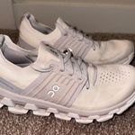 on cloud  Shoes Photo 2