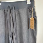 Peelz Scrubs Kira style 4 pocket jogger pants, color Grey size Medium NWT Gray Photo 2