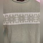 Green and white womens Norton View Mcnaughton snowflake holiday sweater petite M Size undefined Photo 3