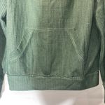 Davi & Dani Green Sweater Top Women’s Medium Photo 2