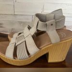 Dr. Scholl's women’s Blossom Vapor Grey block sandals in size 7. Gray Photo 1